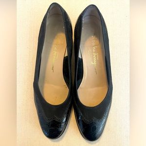 Salvatore Ferragamo vintage low heels.croc embossed leather, suede. Sz 8.5 black